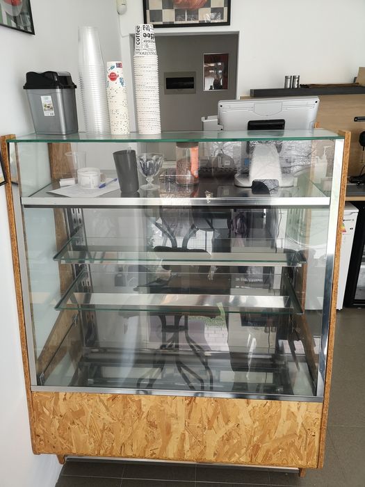 Търговско оборудване за заведения, Хладилни витрини, фризери и др.