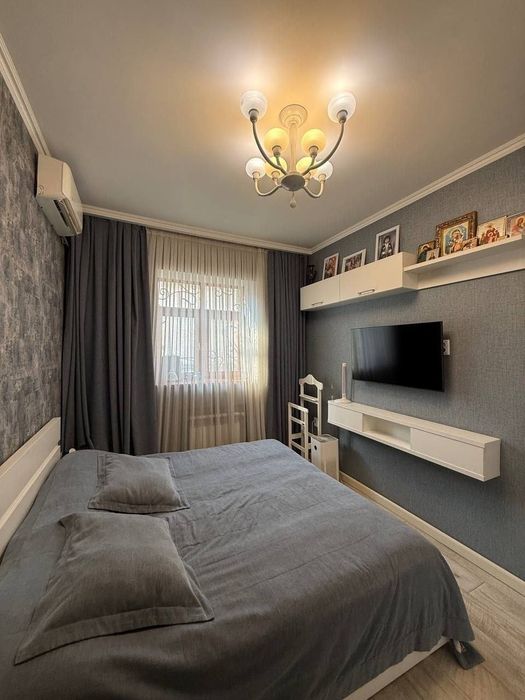 Срочно продается дом 8 комнат, ориентир: Рисовый, 7,5 соток 316м²