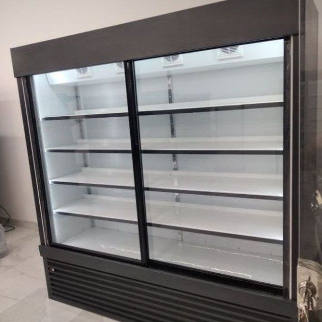 Витрина холодильник