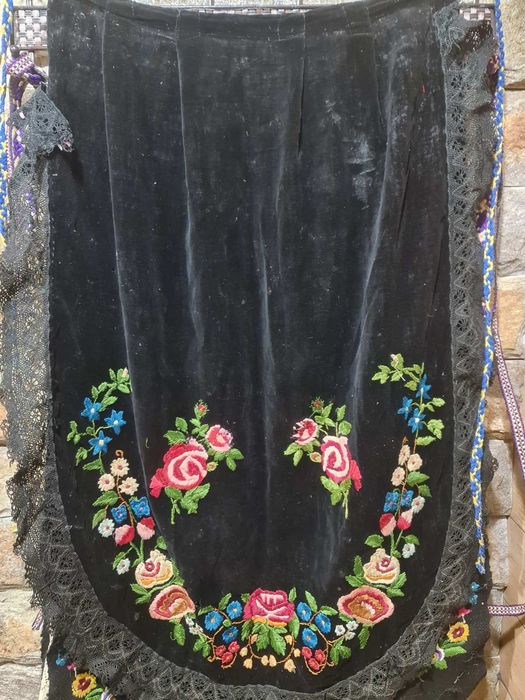 Автентични носии, дрехи български