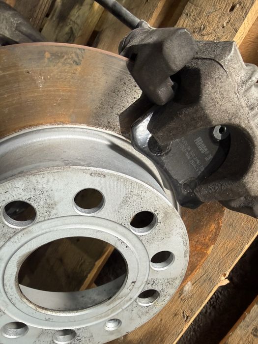 Спирачни дискове , накладки и спирачни апарати за Audi A3  vw