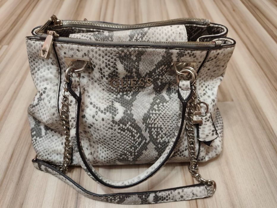 Дамска чанта Guess