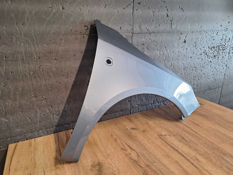 Aripa Fata Dreapta Skoda Fabia 2 II 2007-2014 (F8L (Gri))