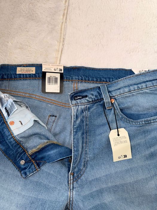 VAND Blugi Levi's NOI