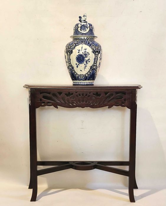 Конзолна маса в стил Ар Нуво