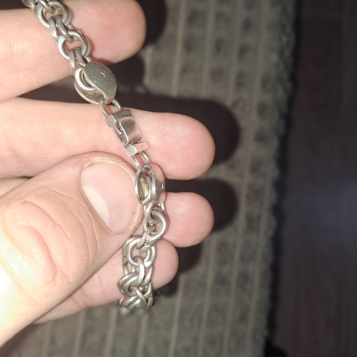 Продам мужскую цепь на шею.