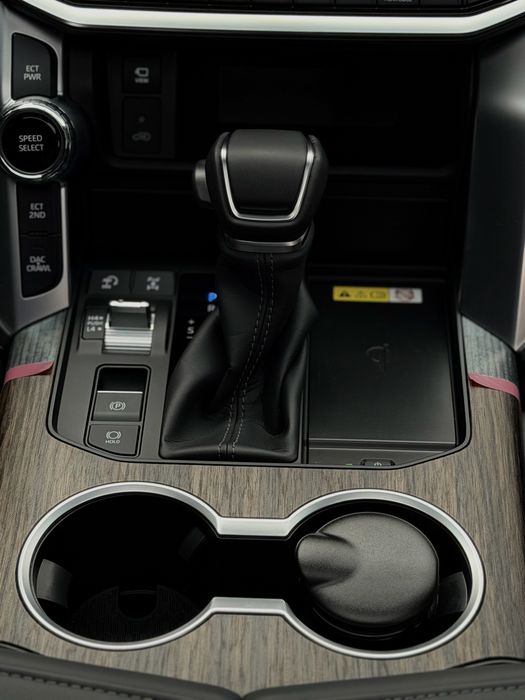 Toyota Land Cruiser LC300