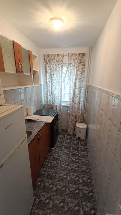 Inchiriere Apartament 2 camere, semidecomandat, etj 1/4, Salvare