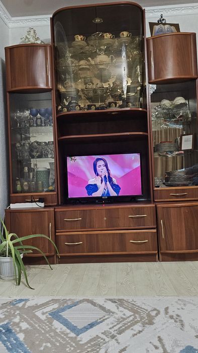 10 тыс,продам шкаф стенку