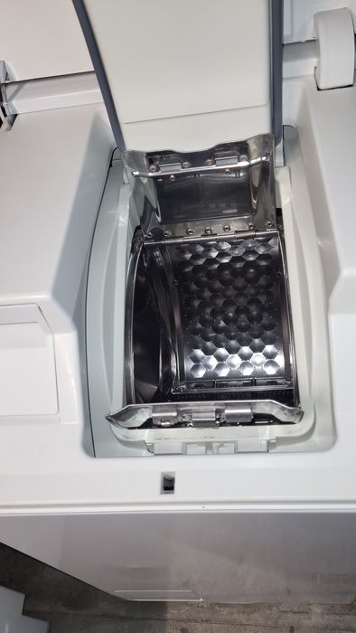 Пералня Miele Softronik с горно зареждане пчелна