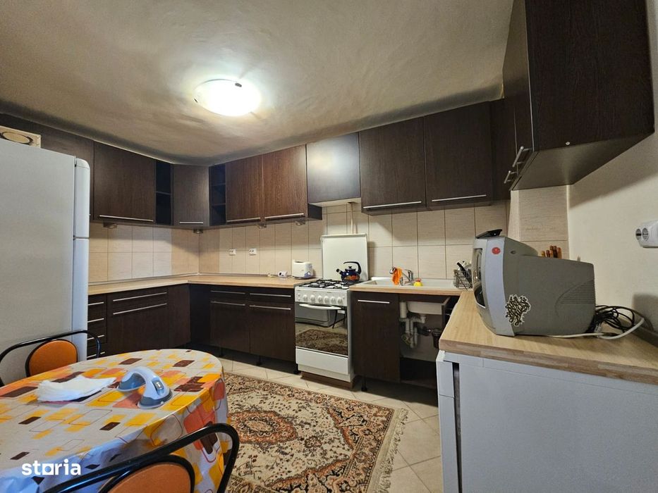 Apartament 4 camere, decomandat , Bulevardul Decebal