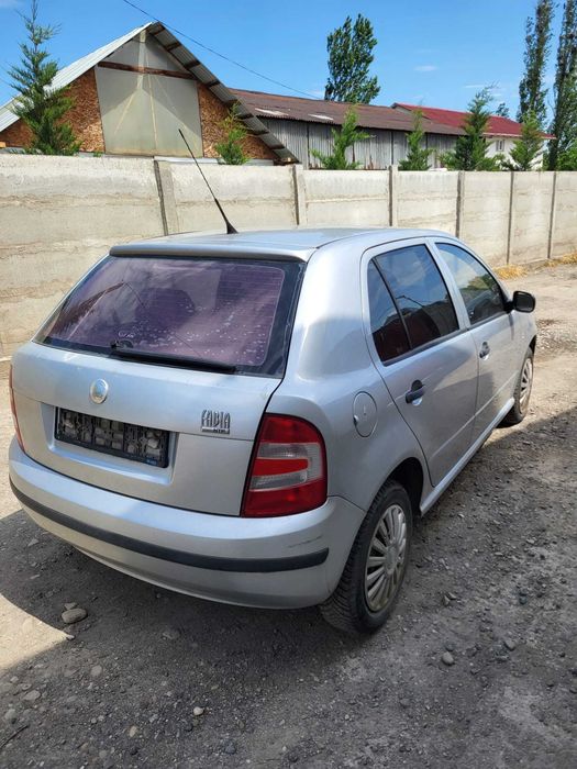 Bara fata /Capota motor/Faruri Skoda Fabia 1 an2007 1.2 B BMD