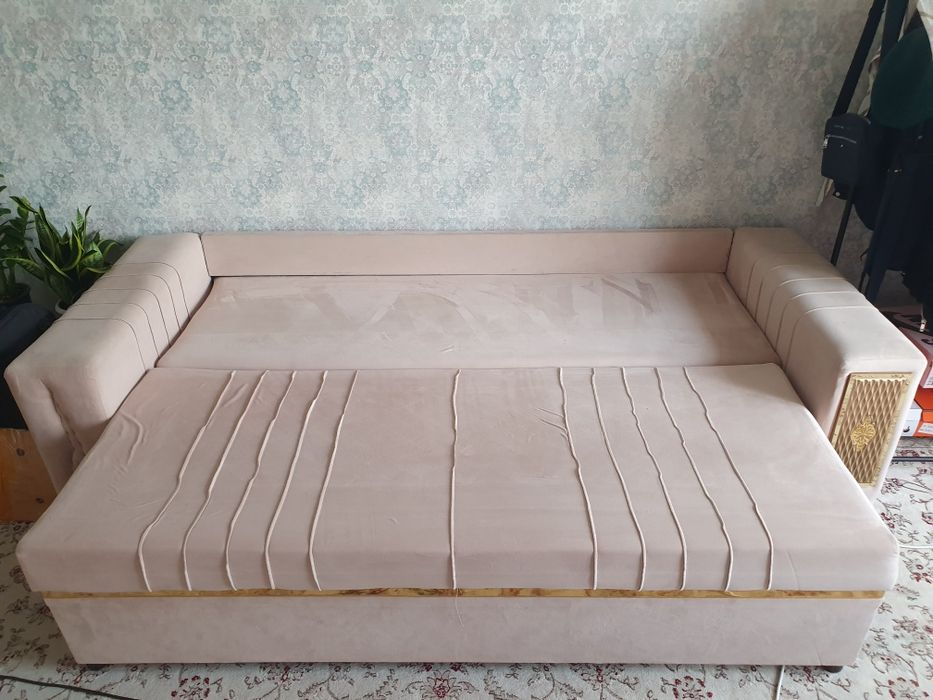 Срочно продам диван