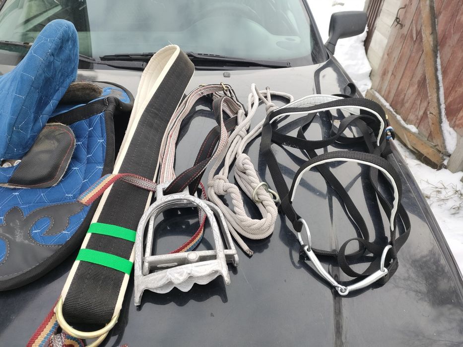 Продам новое седло в комплекте