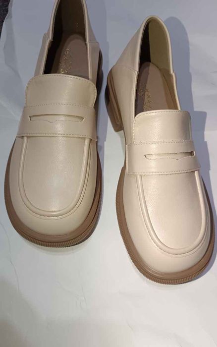 Lofer ayollar oyoq kiyimi