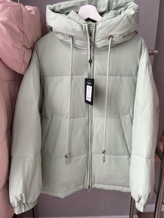 Продам зимнюю куртку 25000