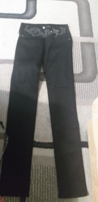 Продам новые джинсы на девочек
