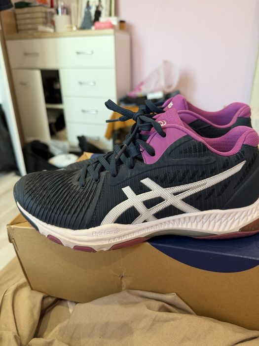 Маратонки Asics за волейбол