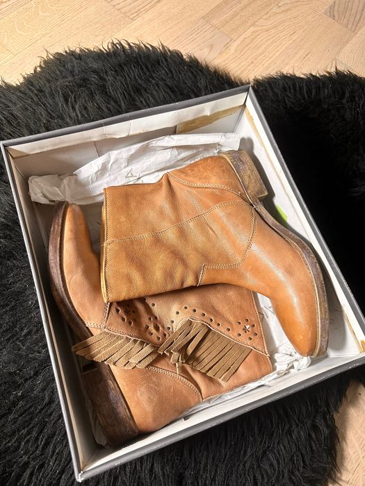 Akira Боти 38 Естествена кожа