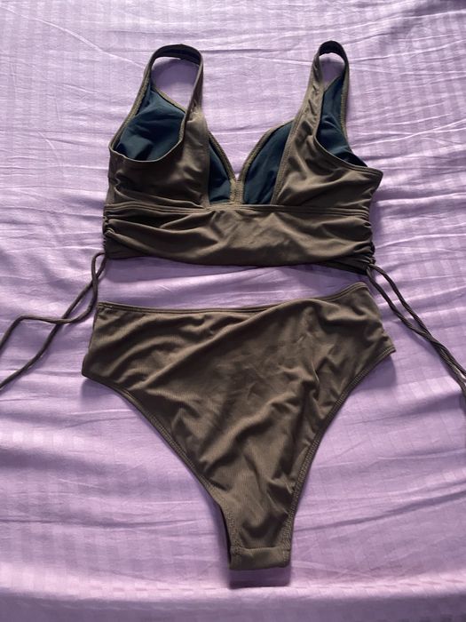 Продам новый купальник 48-50 размер