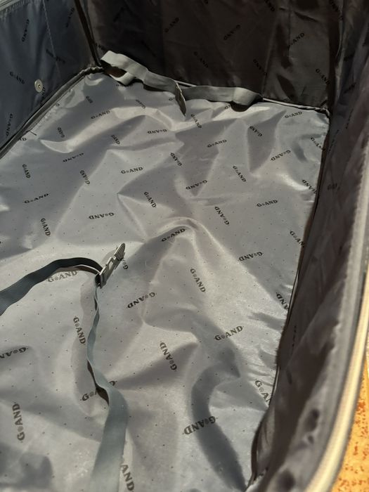 Продавам куфар GRAND