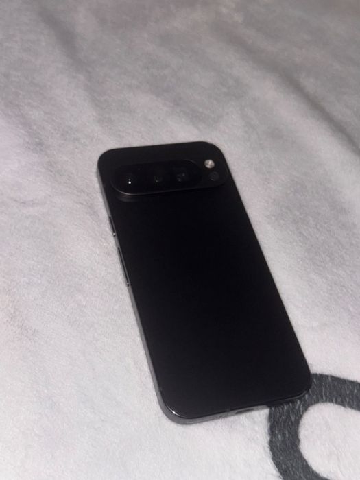 Заблокированный Google Pixel 9 pro 512