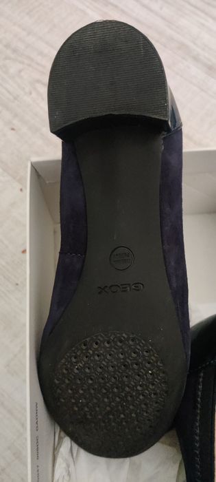 Тъмно сини обувки Geox от естествена кожа, 36 номер