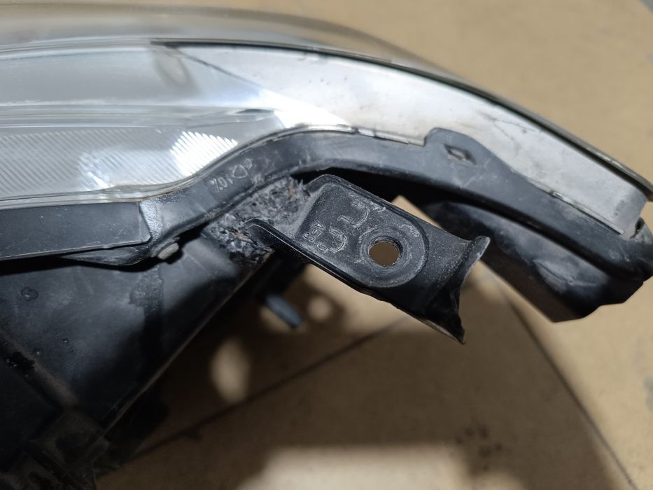 Правая фара камри 50