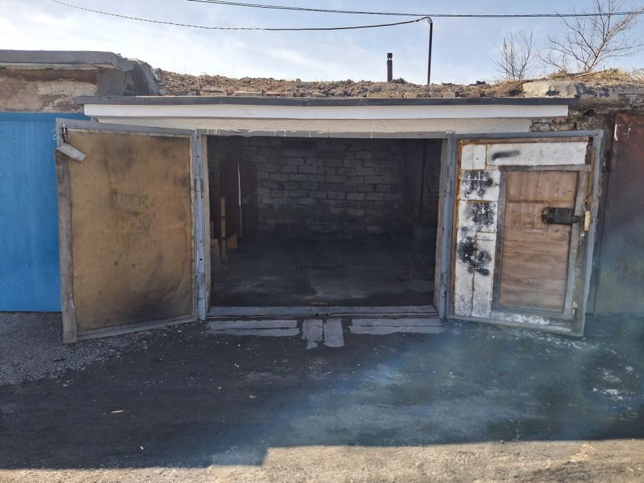 Продаю гараж на болоте