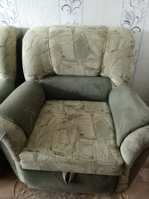 Продаю диван и два кресла