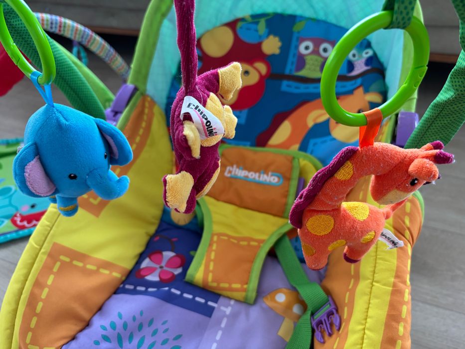 Лот за бебе - шезлонг, активна гимнастика и въртележка за кошара