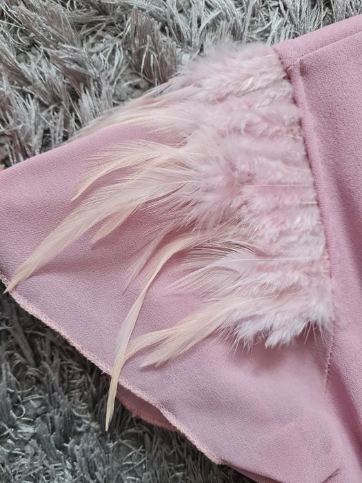 Елегантен гащеризон с естествени пера