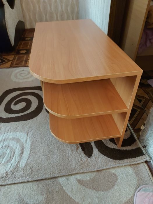 Продам тумбочку.