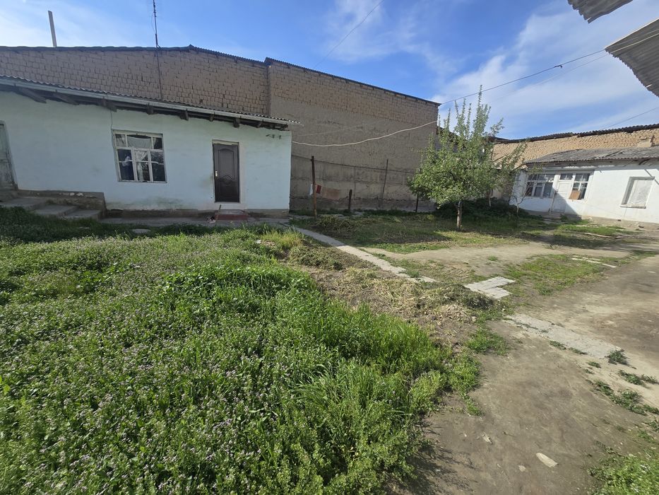 Зудлик билан сотилади 7.5 сотих ховли вокзал фреско кафе оркасида