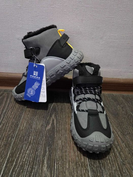 Продаются зимние ботинки