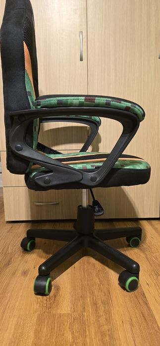 Детски геймърски стол HUZARO RANGER 1.0 PIXEL MESH - Черен/Зелен