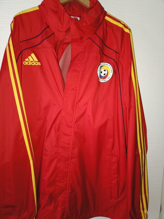 Vând Bluza de Națională nouă.