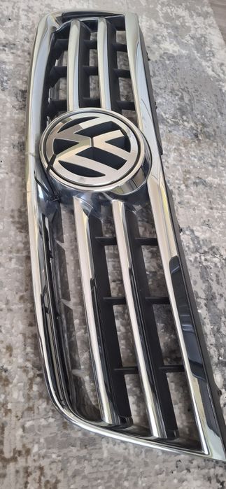 Grila fata Volkswagen Touareg Mk1