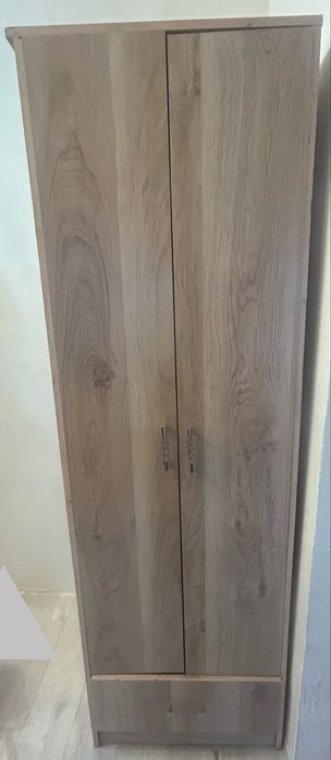 Продам шкаф в нормальном состоянии