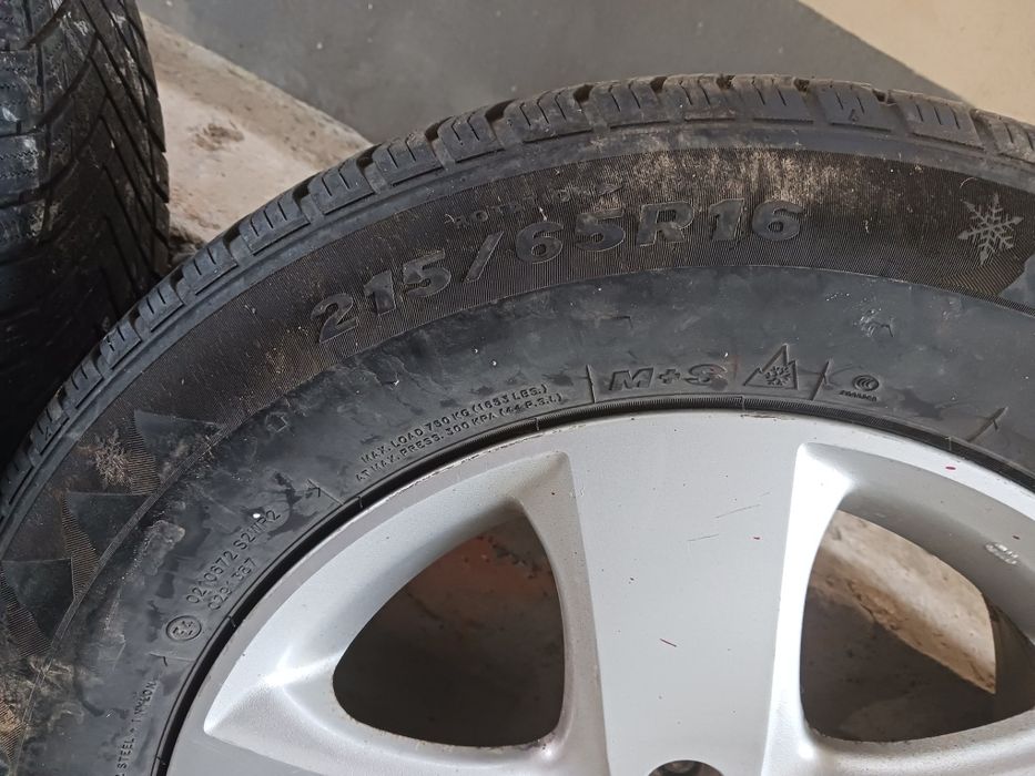 Vând urgent jante și cauciucuri Suzuki Grand Vitara