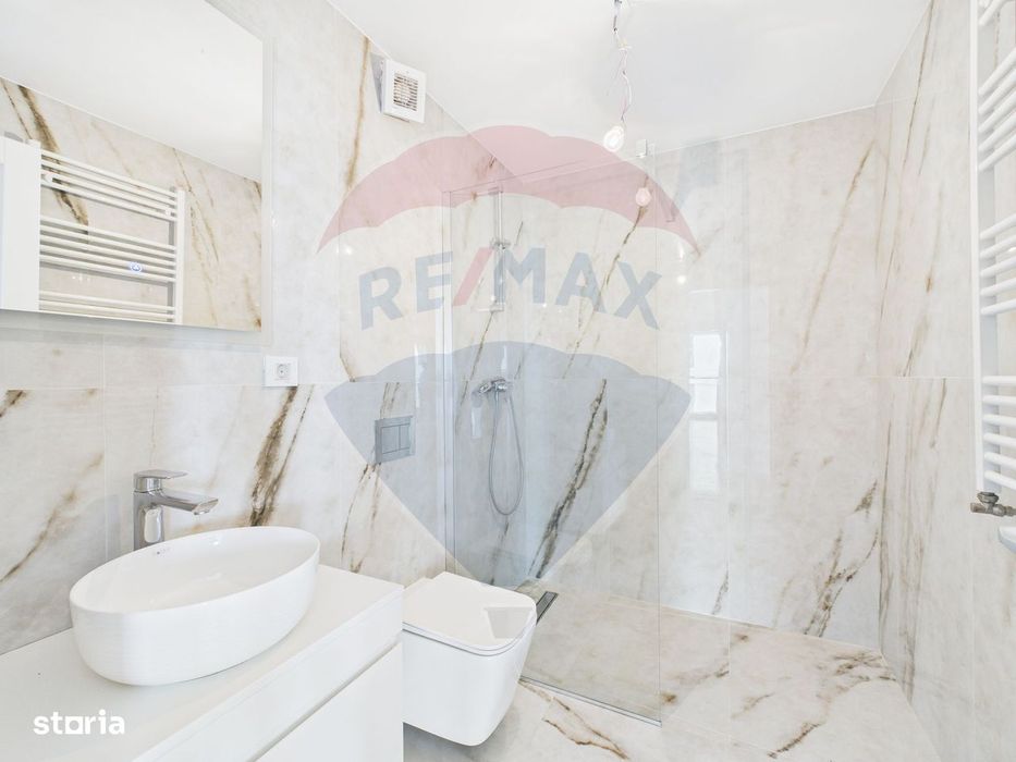 Apartament 3 camere de vanzare