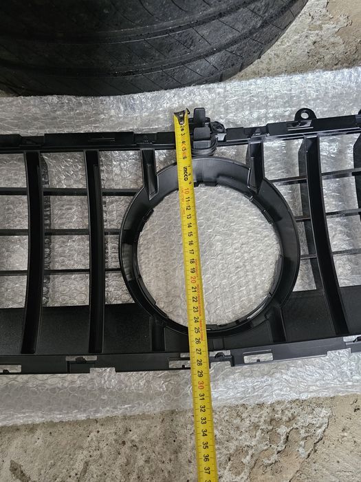 Grila mercedes negru lucios