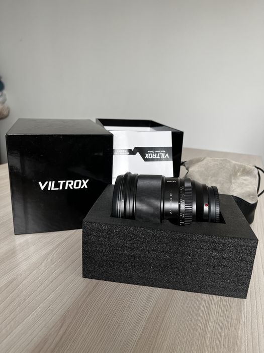 Viltrox 75mm. f1.2