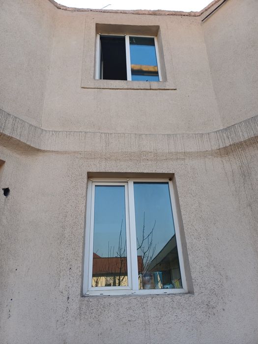 Пластиковые окна с подоконниками