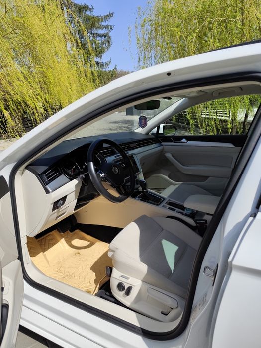 VOLKSWAGEN PASSAT B8 Limousine DSG Panoramic 
EURO 6