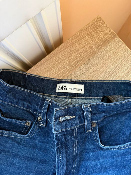Blugi Zara in stare ff buna perfecti pentru orice ocazie
