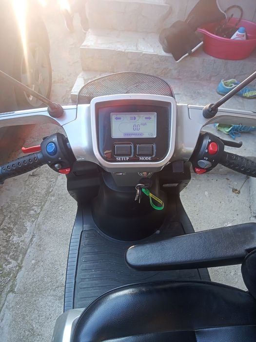 Скутер TGA за трудно подвижни