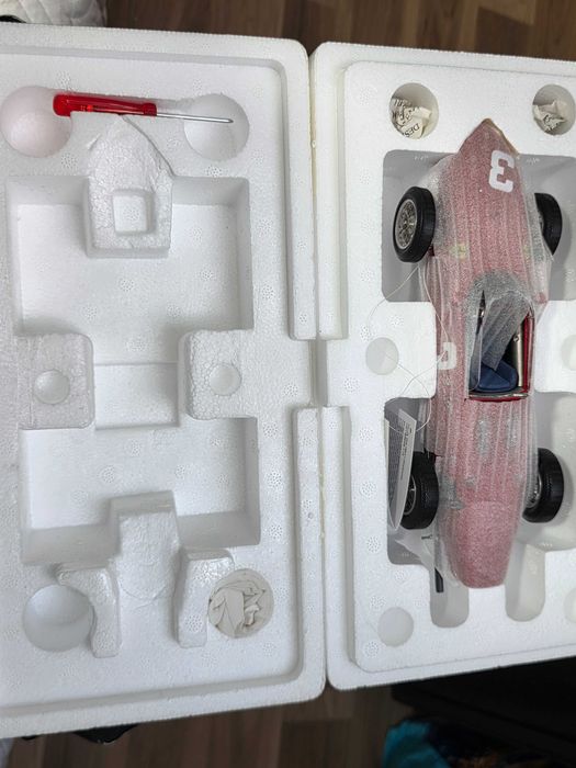 Macheta Auto 1/18 CMC Ferrari Dino 156 F1 Sharnose GP Deutschland Graf Berghe