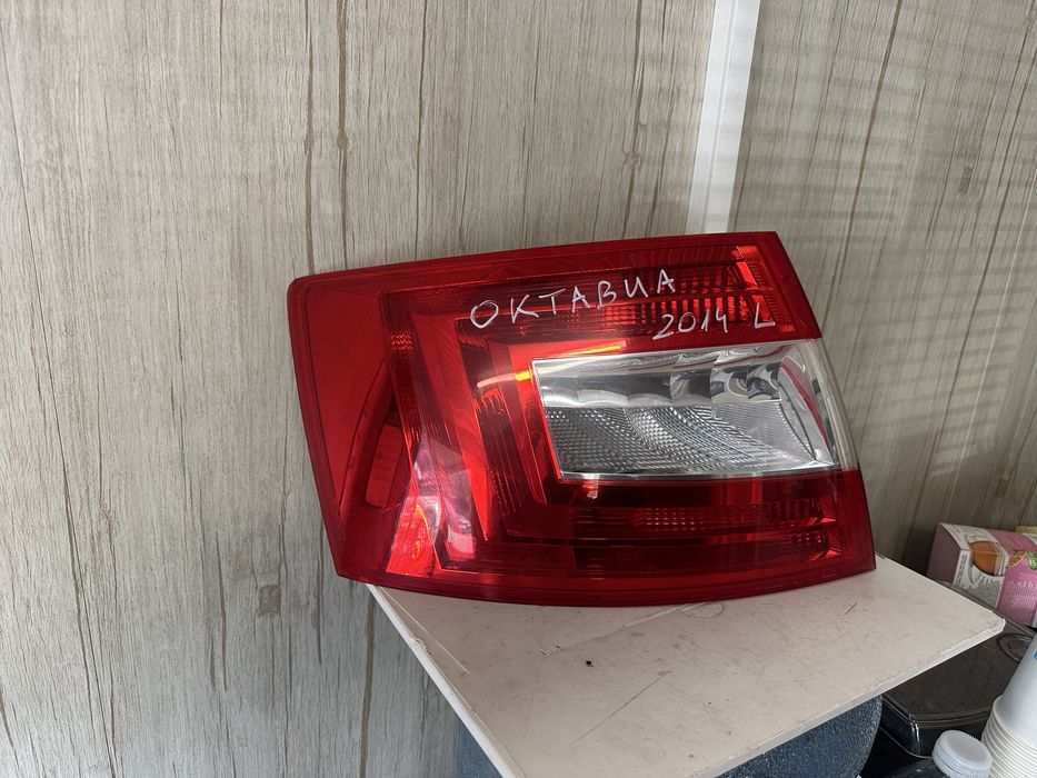 Стоп ляв за Шкода Октавия 2013-2017 liftback