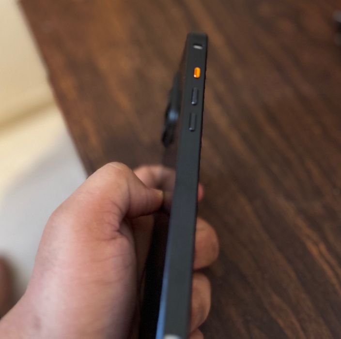 Премиум чехол для Iphone 16 pro max.